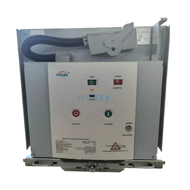 Como um disjuntor interno de alta tensão garante a segurança elétrica em sistemas de energia?